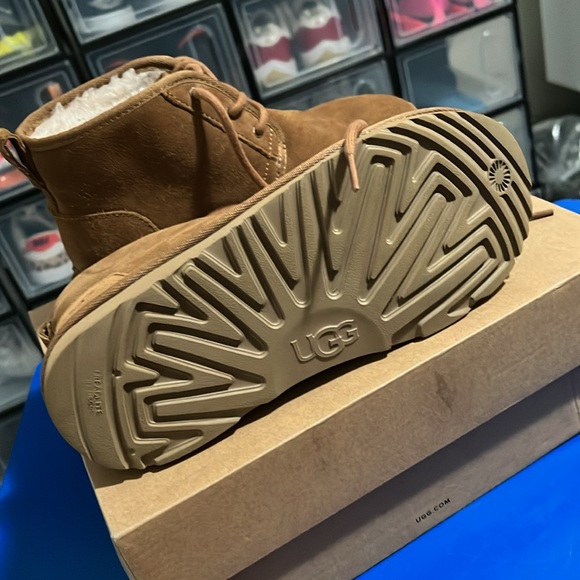 Tan size 5 neumel Uggs - Picture 5 of 5